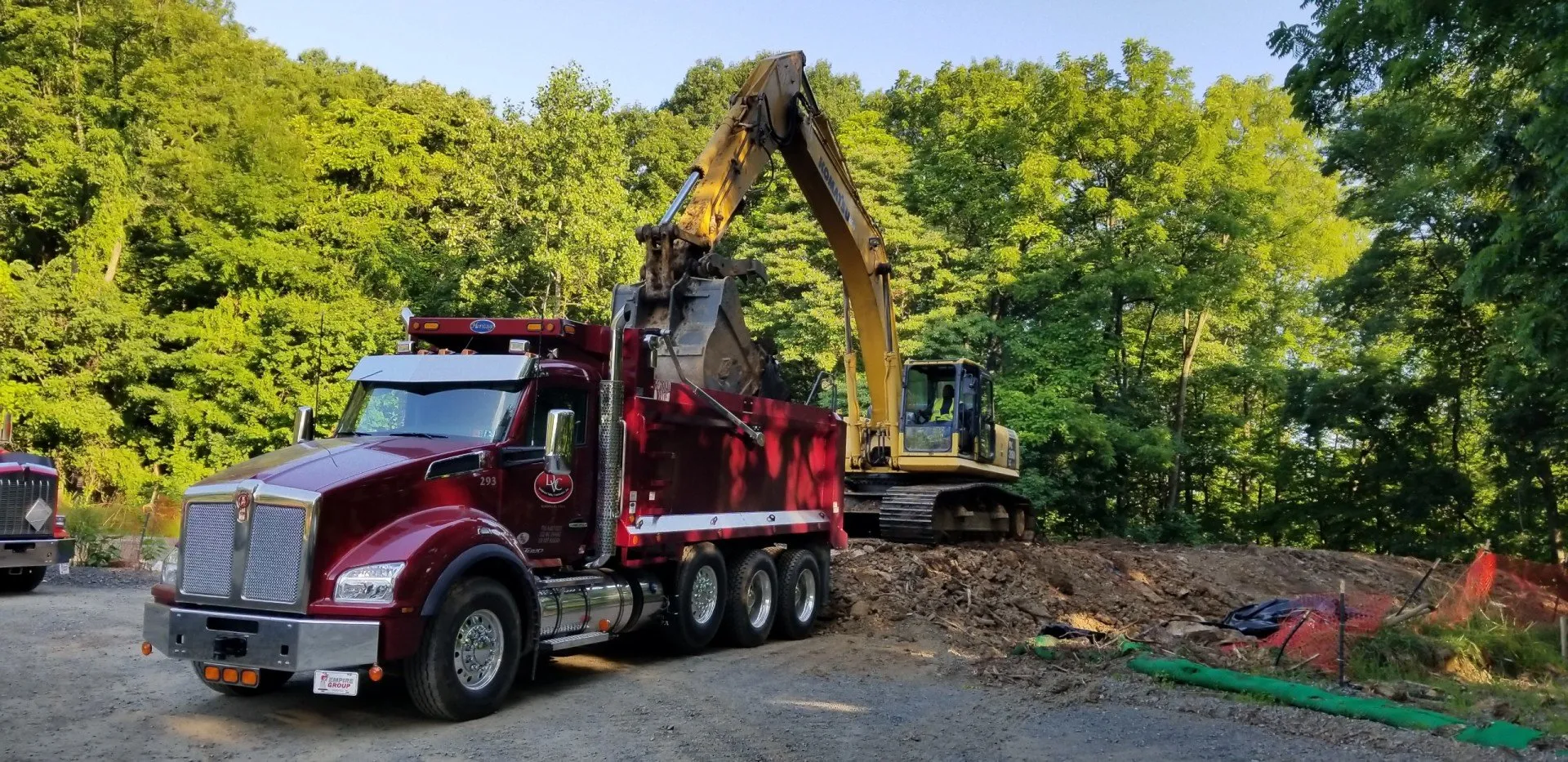 Triaxle+dump+truck+new 1920w